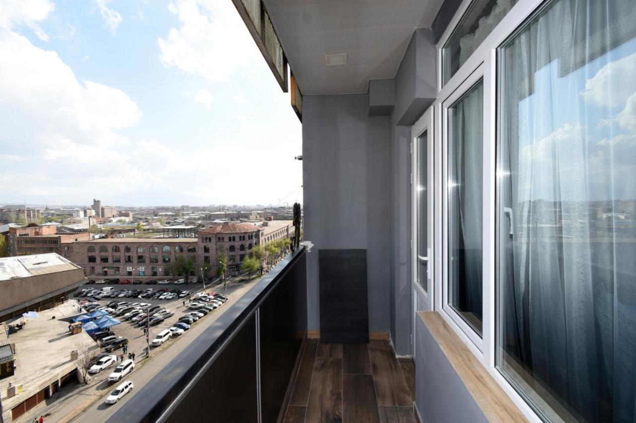 Positive Apartment In Center Of Yerevan City Exterior foto